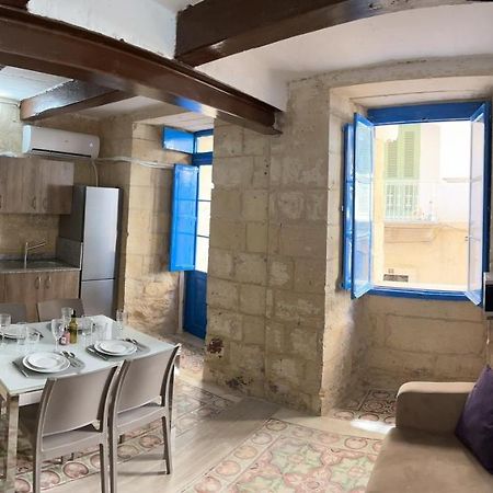 Traditional Townhouse In The Hearth Of Valletta Villa ภายนอก รูปภาพ