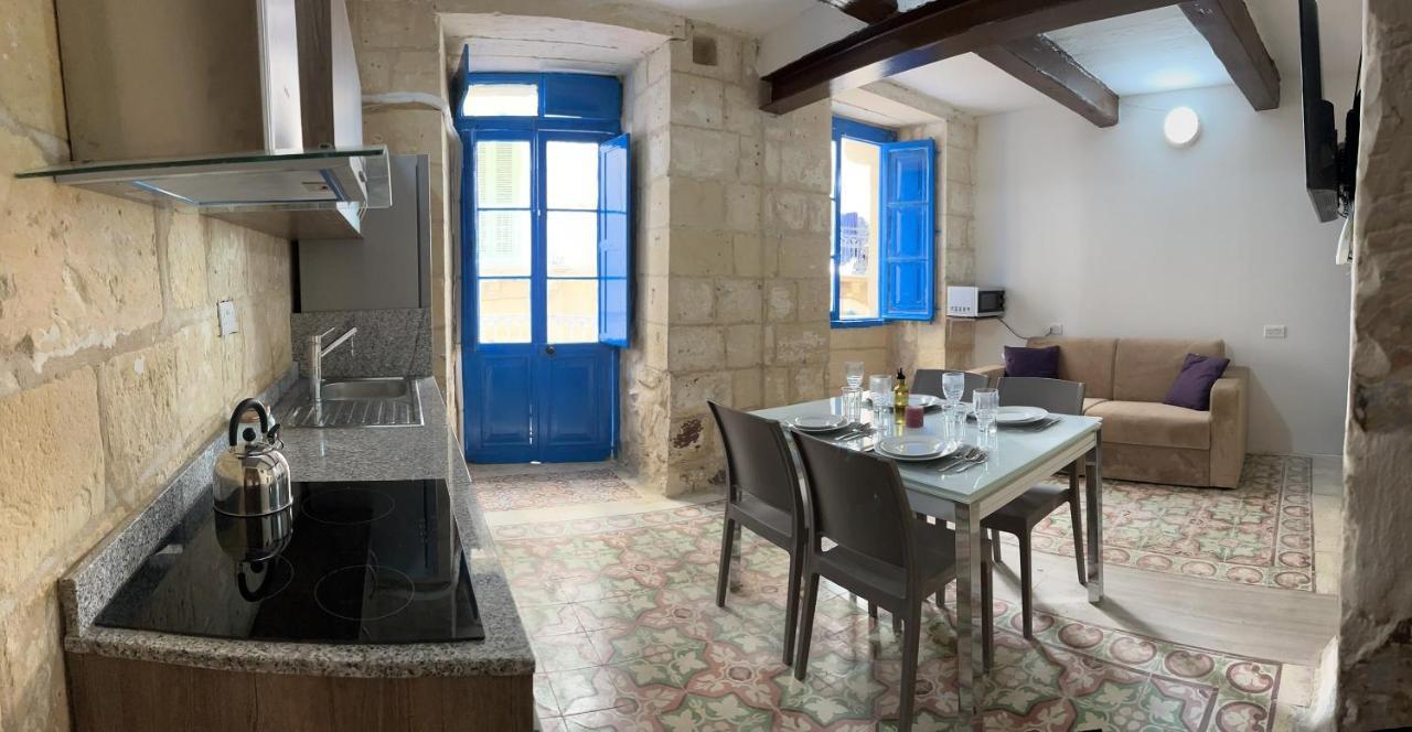 Traditional Townhouse In The Hearth Of Valletta Villa ภายนอก รูปภาพ