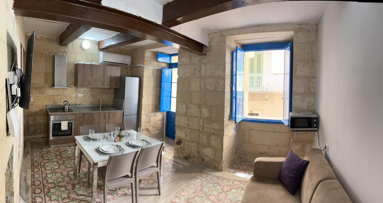 Traditional Townhouse In The Hearth Of Valletta Villa ภายนอก รูปภาพ