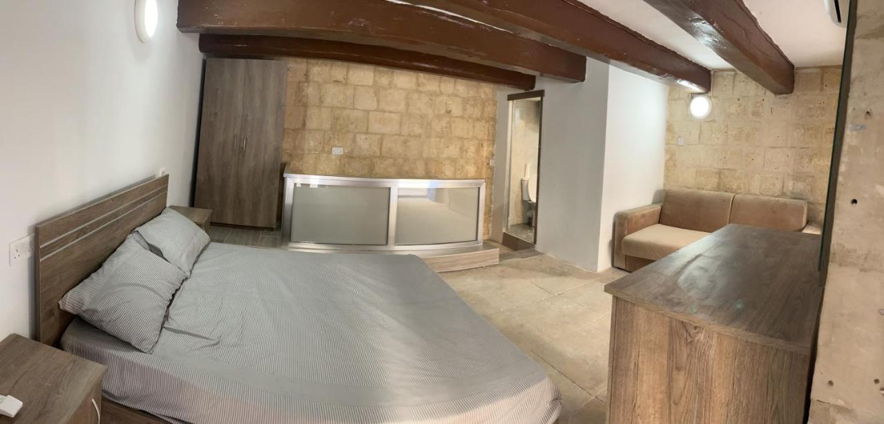 Traditional Townhouse In The Hearth Of Valletta Villa ภายนอก รูปภาพ